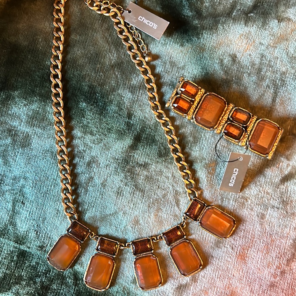 Vintage Chico’s laurel bib necklace and bracelet NWT